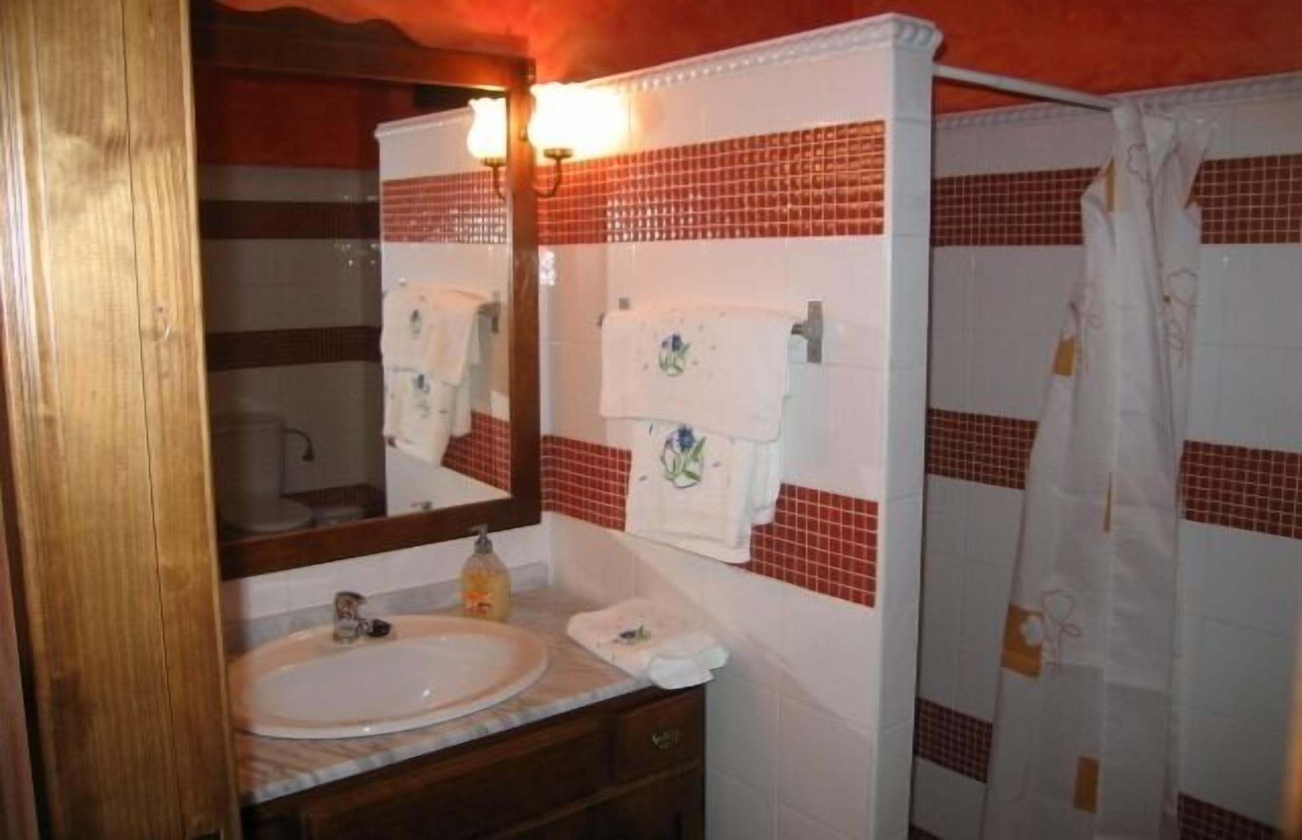  OFFER Rural house near Gijon, next to the sea, ideal environment for children.