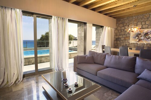 Villa Passithea, Exklusive 3 Schlafzimmer Villa plus Studio mit privatem beheiztem Pool