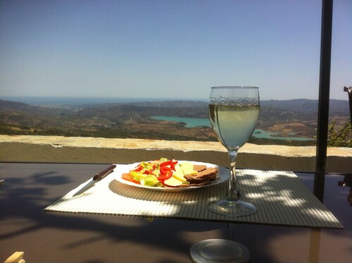 Rustic Spanish villa with panoramic mountain views