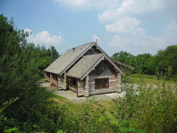 Exterior - Hand Crafted large Log Cabin . Rural Location , lovely views and walks , quiet . (Chard)