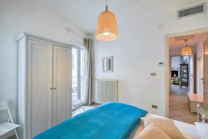 2 chambres, fer et planche à repasser, Wi-Fi gratuit, draps fournis