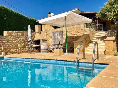 Sagasti-Enea Villa with private pool in the RIOJA Alavesa