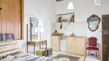 3 chambres, chambres insonorisées, fer et planche à repasser