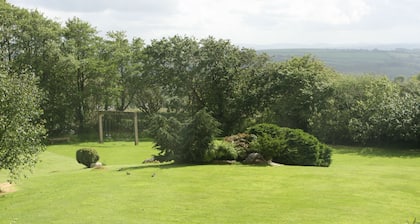 2 Bedroom Accommodation in Two Acres Of Gardens on edge of village of Blisland