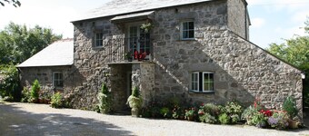 2 soverom innkvartering i to hektar med hager på kanten av landsbyen Blisland 