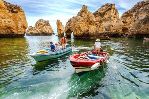 صورة غير مصنفة، 3 من 65، زرّ