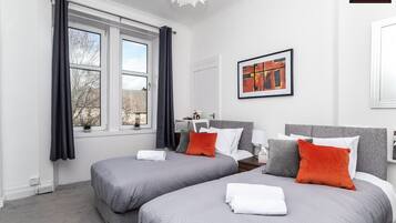 1 quarto, individualmente decorados, individualmente mobiliados