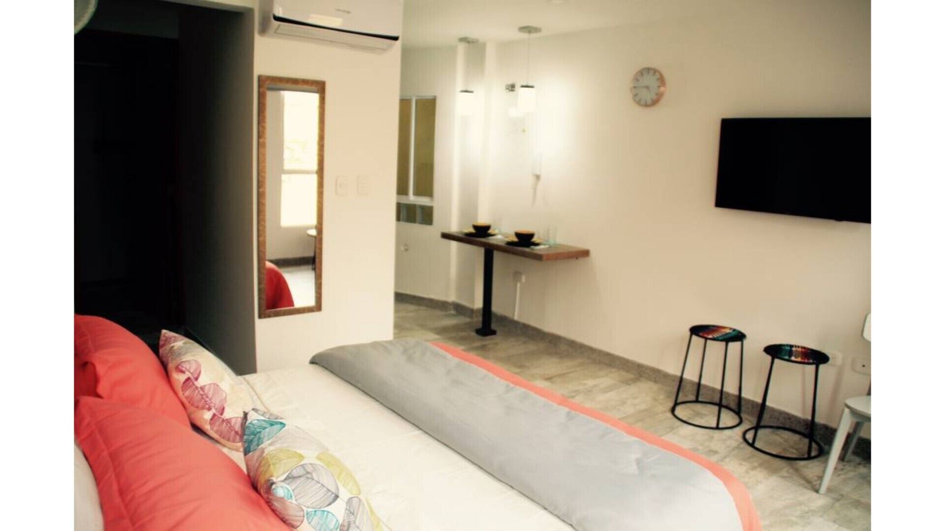 2-3 Artsy Apartment in the Heart of Santa Marta