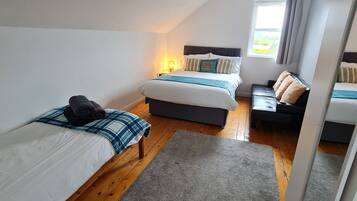 2 bedrooms, iron/ironing board, Internet, bed sheets