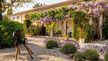 Enceinte de lâhĂ©bergement