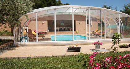 Villas 2 ch, 5 p, climatisée avec piscine partagée, chauffée et couverte