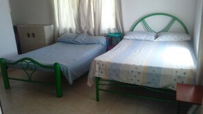 4 bedrooms, bed sheets