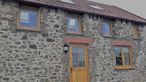  Fabulous 2 bedroom cottage located in a smallholding near Exmoor and beaches