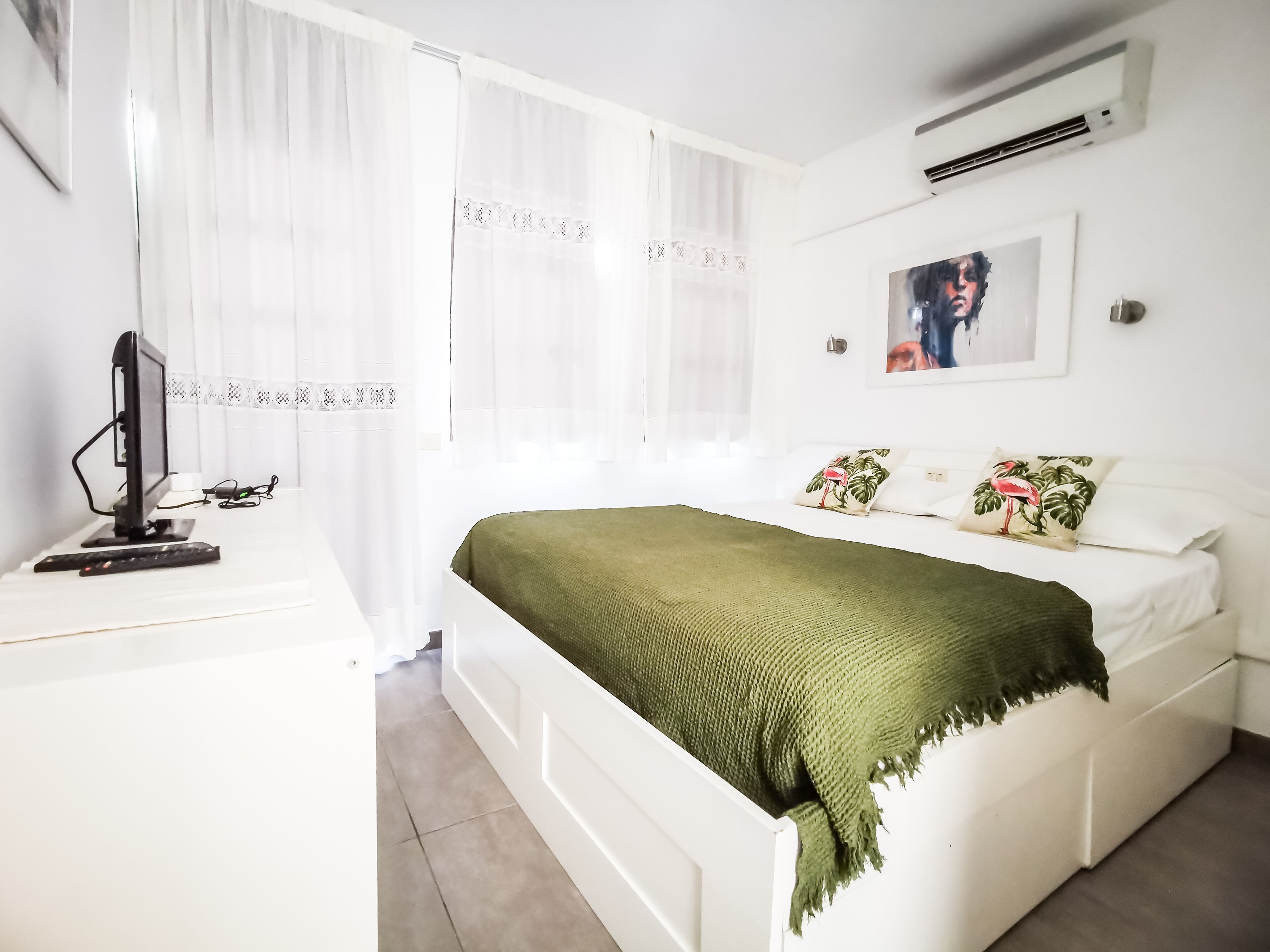 1 bedroom, in-room safe, iron/ironing board, free WiFi