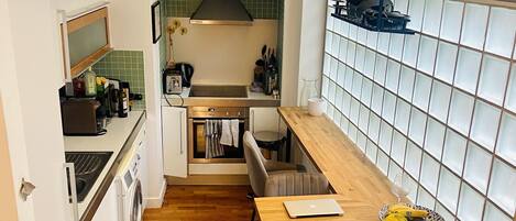 Micro-ondes, four, plaque de cuisson, lave-vaisselle