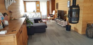 Smart-TV, Bücher, Arbeitsbereiche