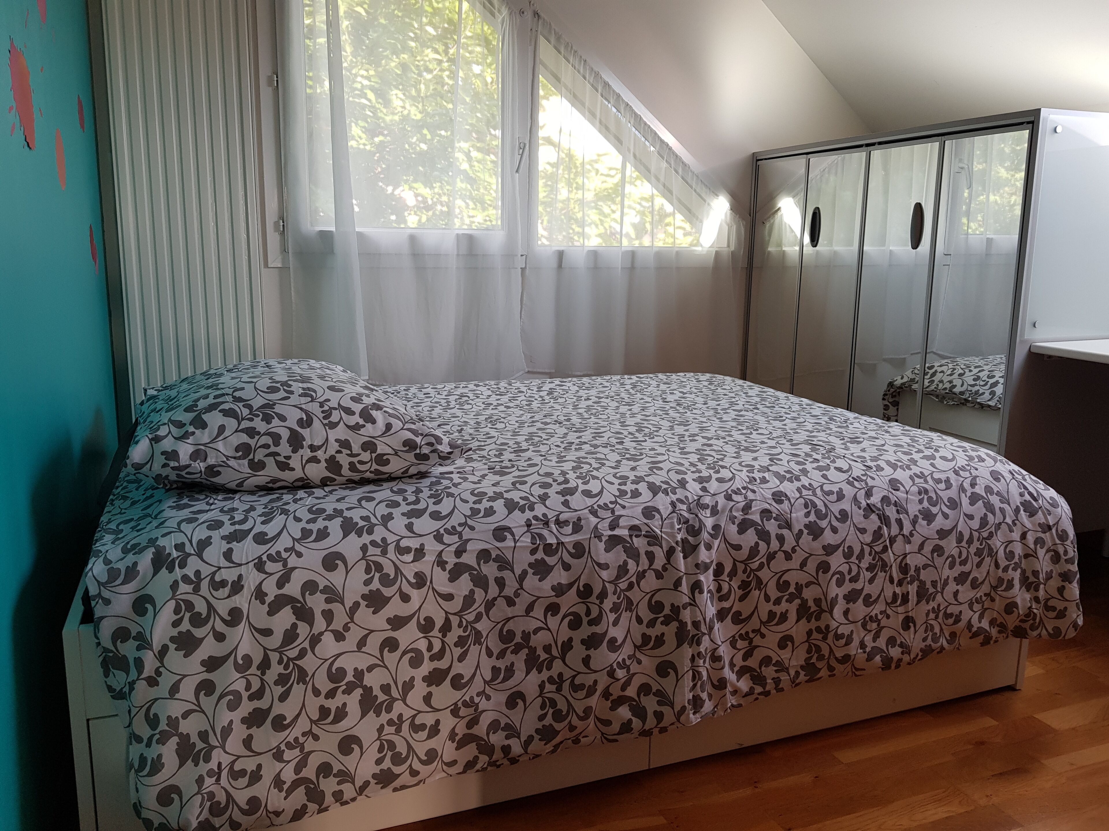 2 chambres, fer et planche à repasser, Wi-Fi, draps fournis