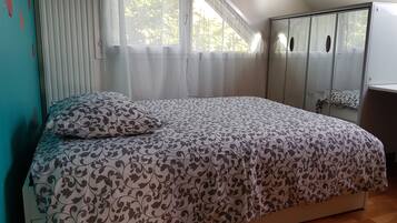 2 chambres, fer et planche Ă repasser, Wi-Fi, draps fournis