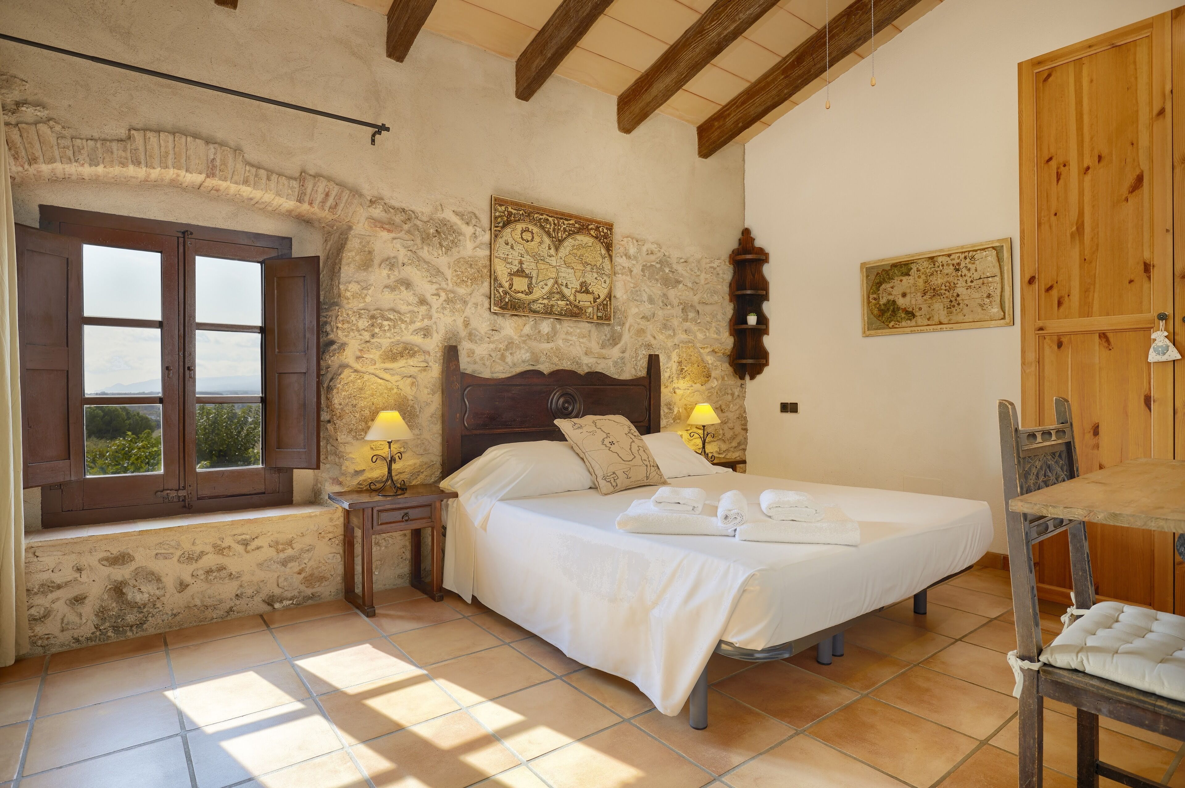 7 habitaciones, tabla de planchar con plancha y wifi gratis 