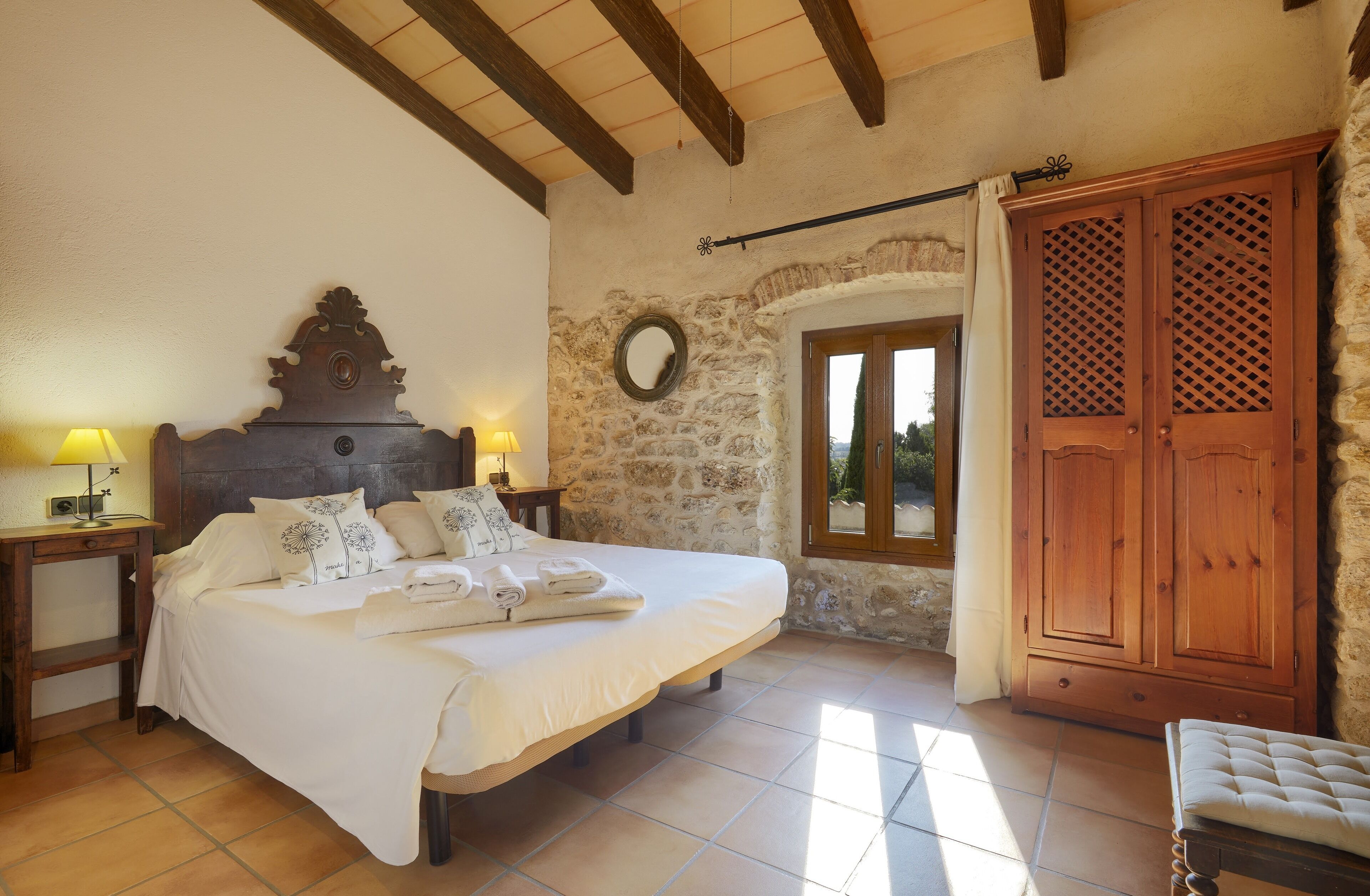 7 chambres, fer et planche à repasser, Wi-Fi gratuit, draps fournis
