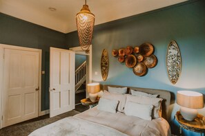 3 bedrooms, desk, iron/ironing board, travel cot - Magical Fern Forest on 2000-acre Seaside Estate (Portpatrick)