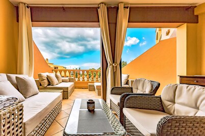 Cozy two rooms apartment in El Duque with a pool, ocean view and large terraces