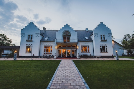 Exterior. Nice holiday apartment at Gørdinglund Manor