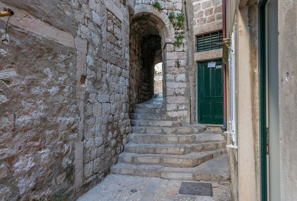 Property grounds - Petra design apartment Dubrovnik; FREE wireless internet and breakfast! (Dubrovnik)