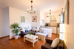 TV, DVD player - Cortijo el Chenil rural retreat, La Perrita (Casarabonela)