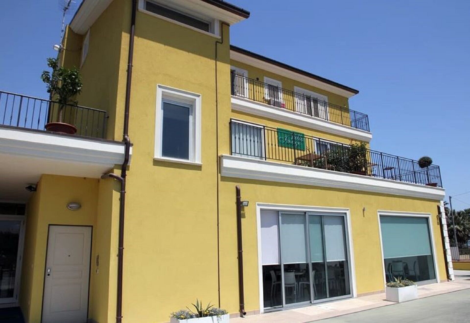 Villa imago red rose room