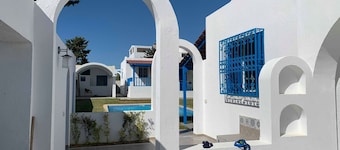 Villa located in first position facing a beautiful sandy beach Kerkouane