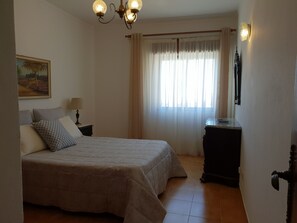 1 bedroom, iron/ironing board, internet, bed sheets