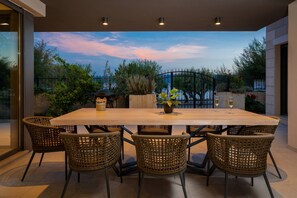 Outdoor dining
