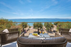 Property grounds - Beachfront Villa Flores: Luxury with Indoor/Outdoor Pools, Rooftop Jacuzzi (Duće - Glavica)