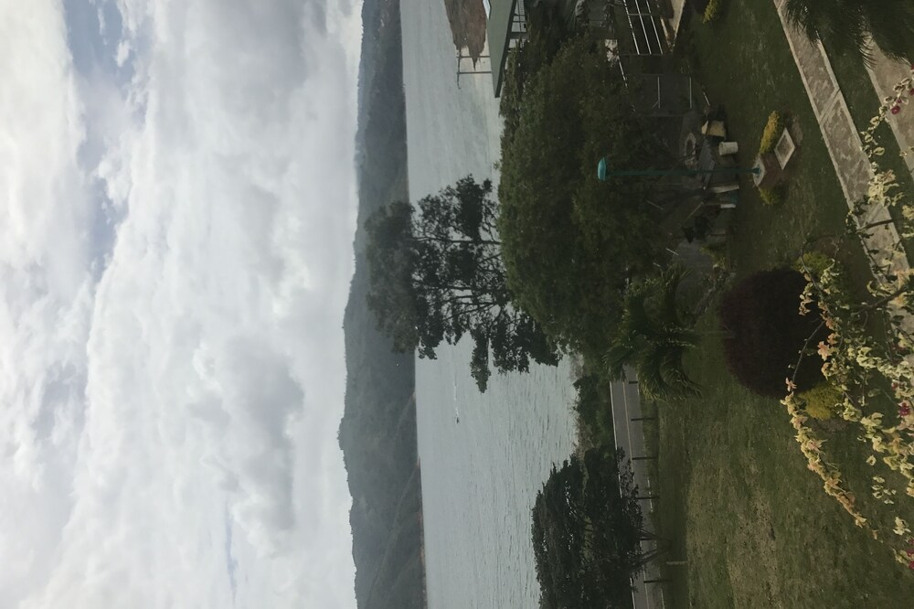 Country house on Lake Calima to rest a weekend