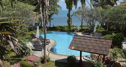 Amazing 3 Bedroom, Thai Style Beachside, Villa