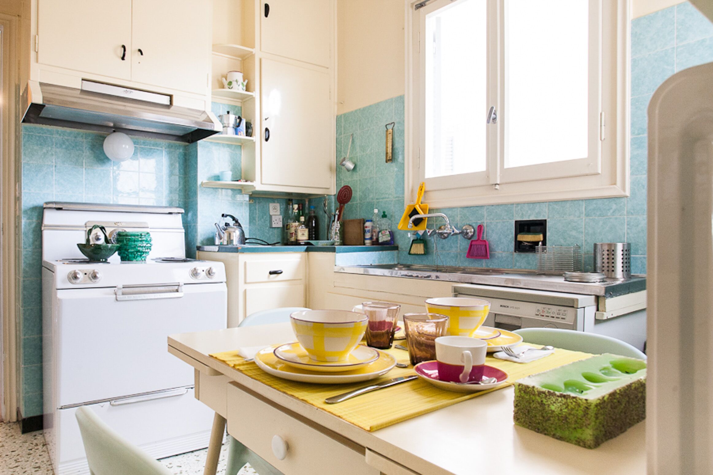 Athen s heart Plaka area, 2 minutes walk to metro