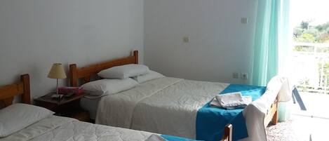 1 chambre, fer et planche Ă repasser, Wi-Fi gratuit, draps fournis