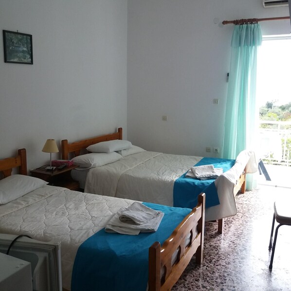 1 chambre, fer et planche à repasser, accès au Wi-Fi (inclus)