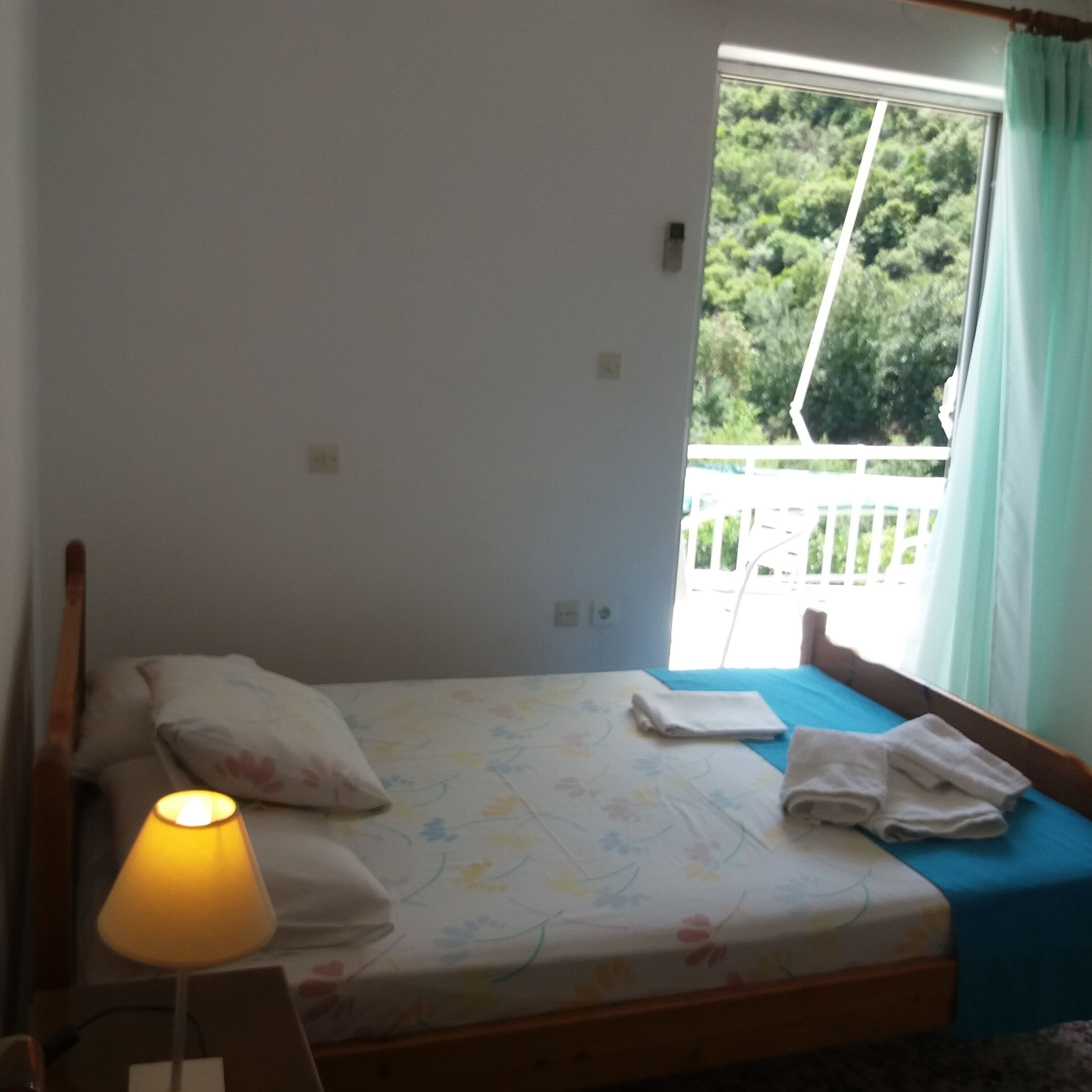 1 chambre, fer et planche à repasser, accès au Wi-Fi (inclus)