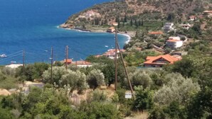 Aerial view - Manoleas Taverna & Rooms to Let  (Kynouria)