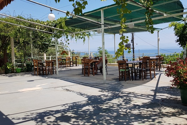 Taverna....outdoor seating available
