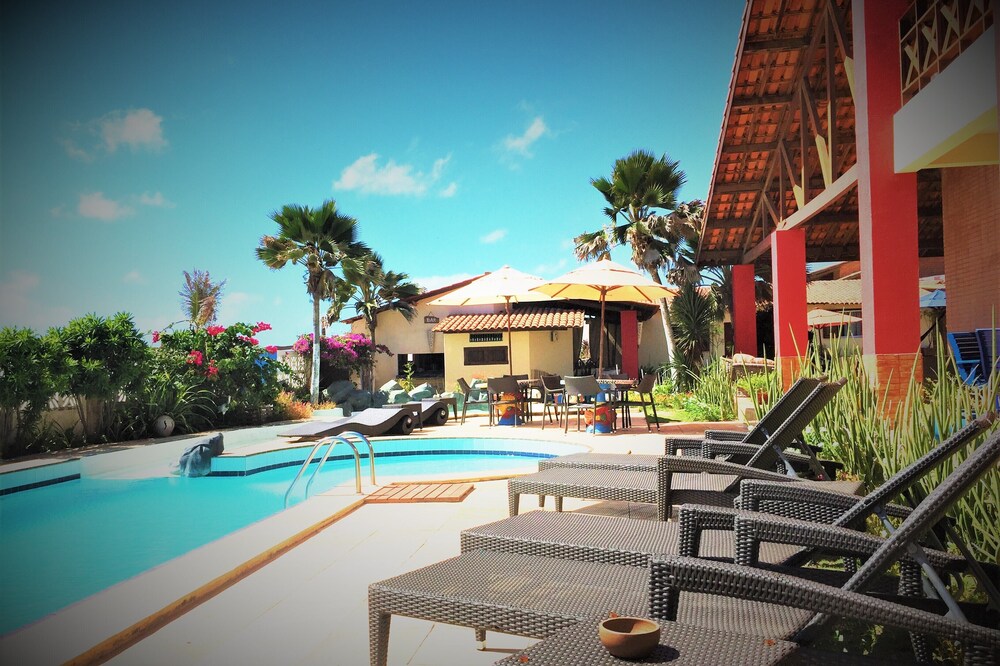 Apartment near the Mae D´Agua Cave in Praia Das Fontes beach