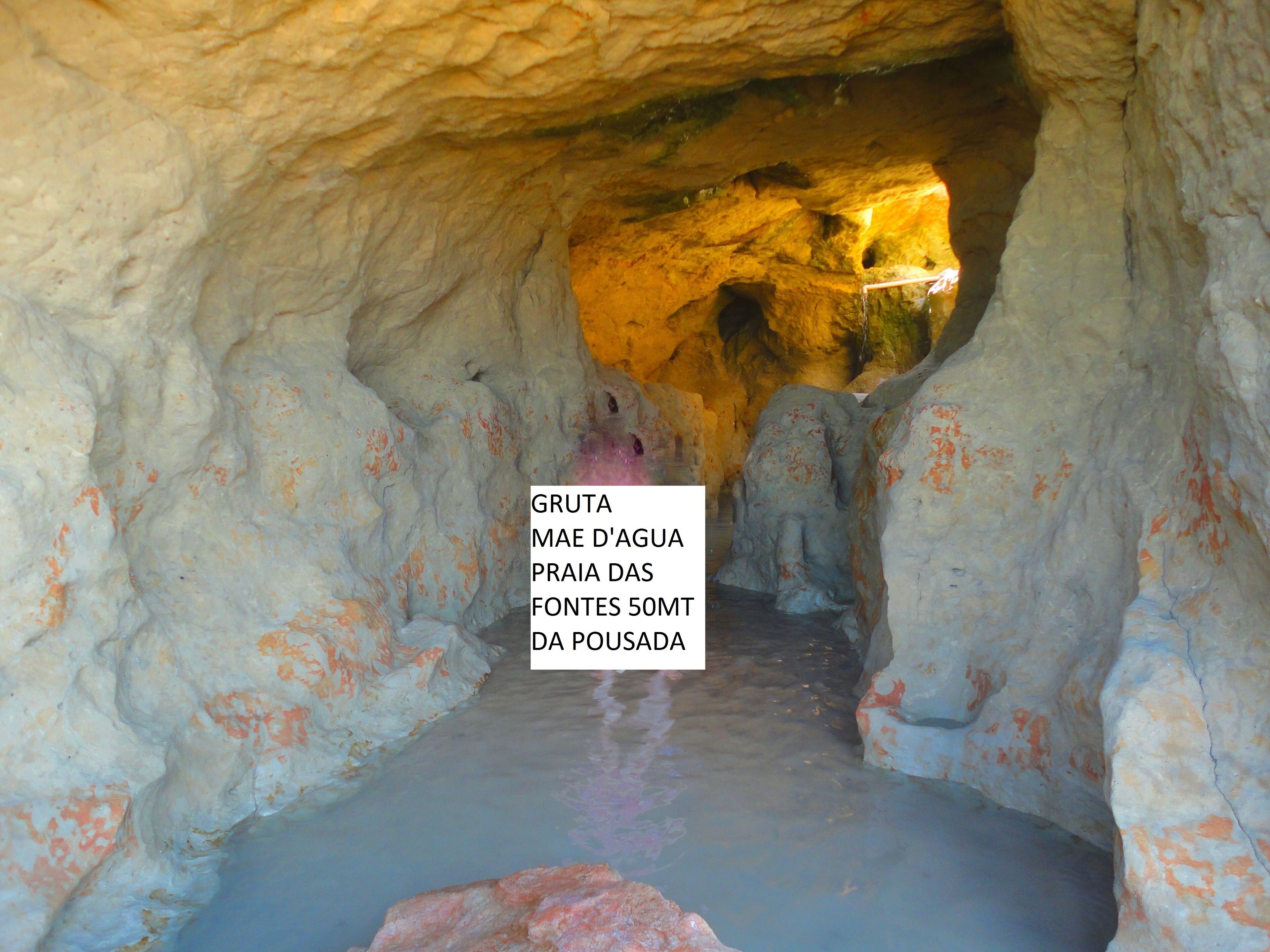 Apartment near the Mae D´Agua Cave in Praia Das Fontes beach