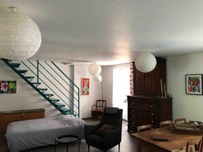 1 camera, ferro/asse da stiro, Wi-Fi