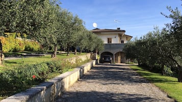Esterni