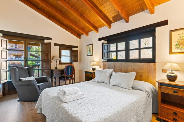 2 bedrooms, iron/ironing board, travel cot, free WiFi