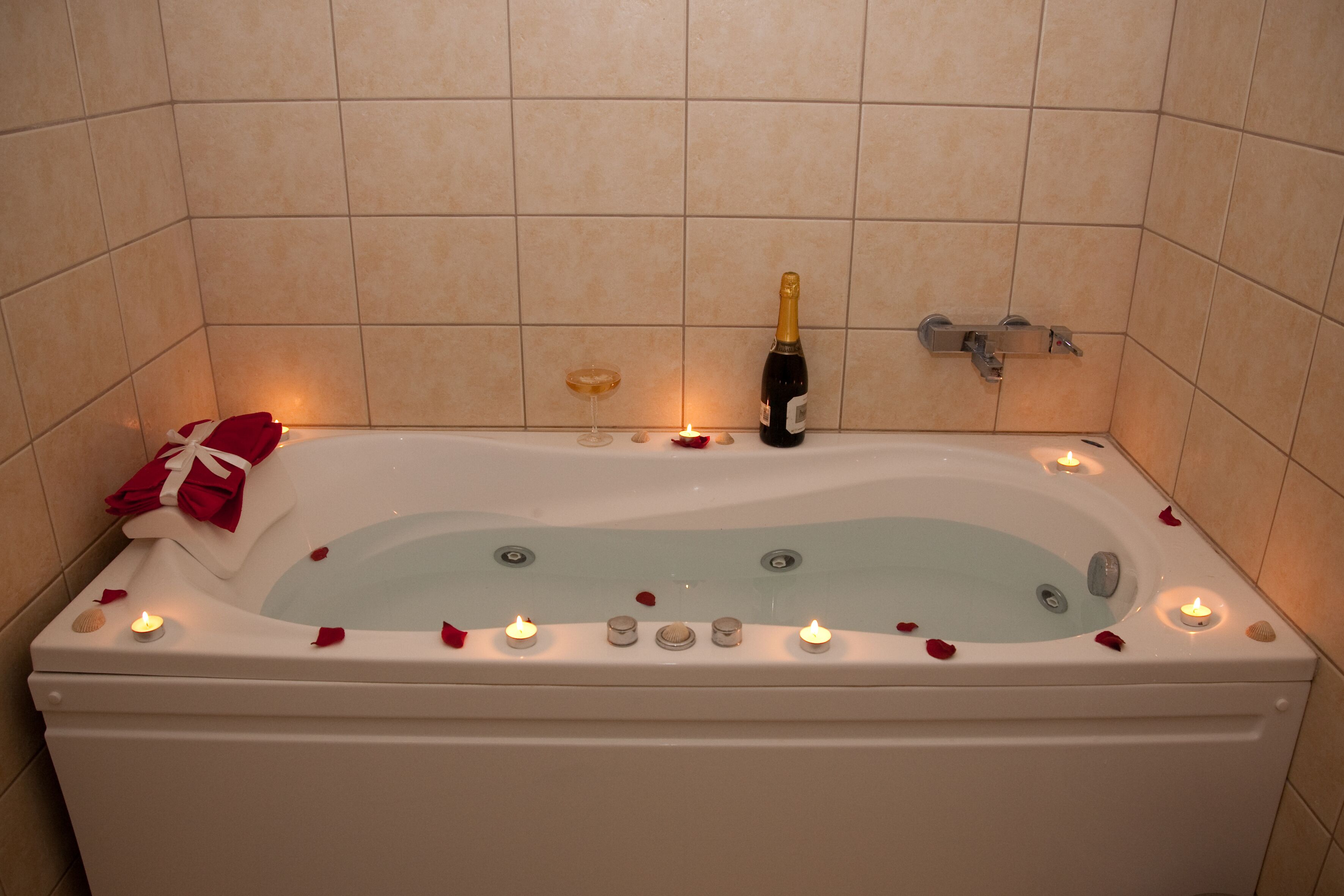 Book your Relaxing Experience Now !