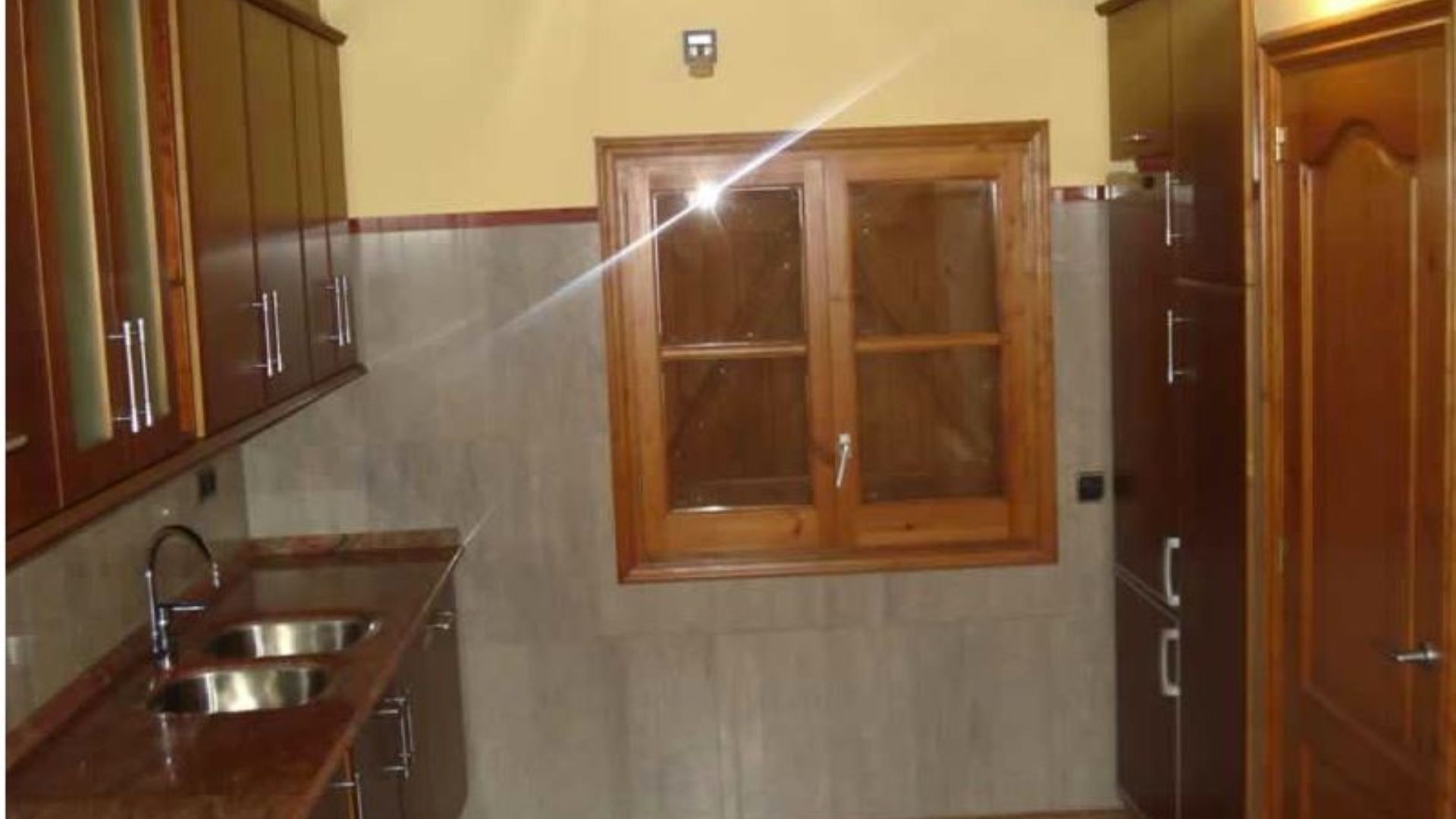 Astasia House, in a quiet location.