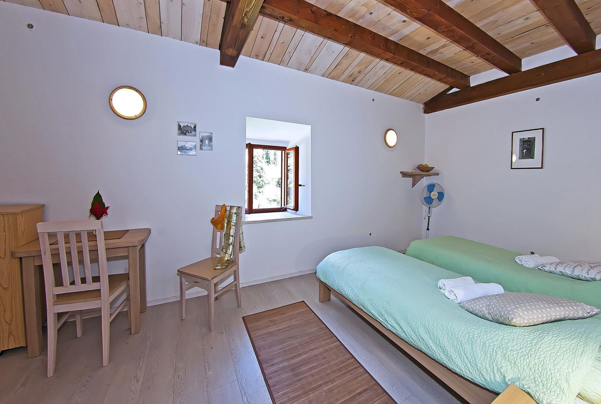 1 室のベッドルーム、WiFi (無料)、ベッドシーツ